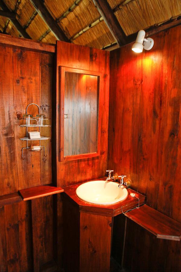 Nkwazi Lake Lodge Понгола Екстер'єр фото