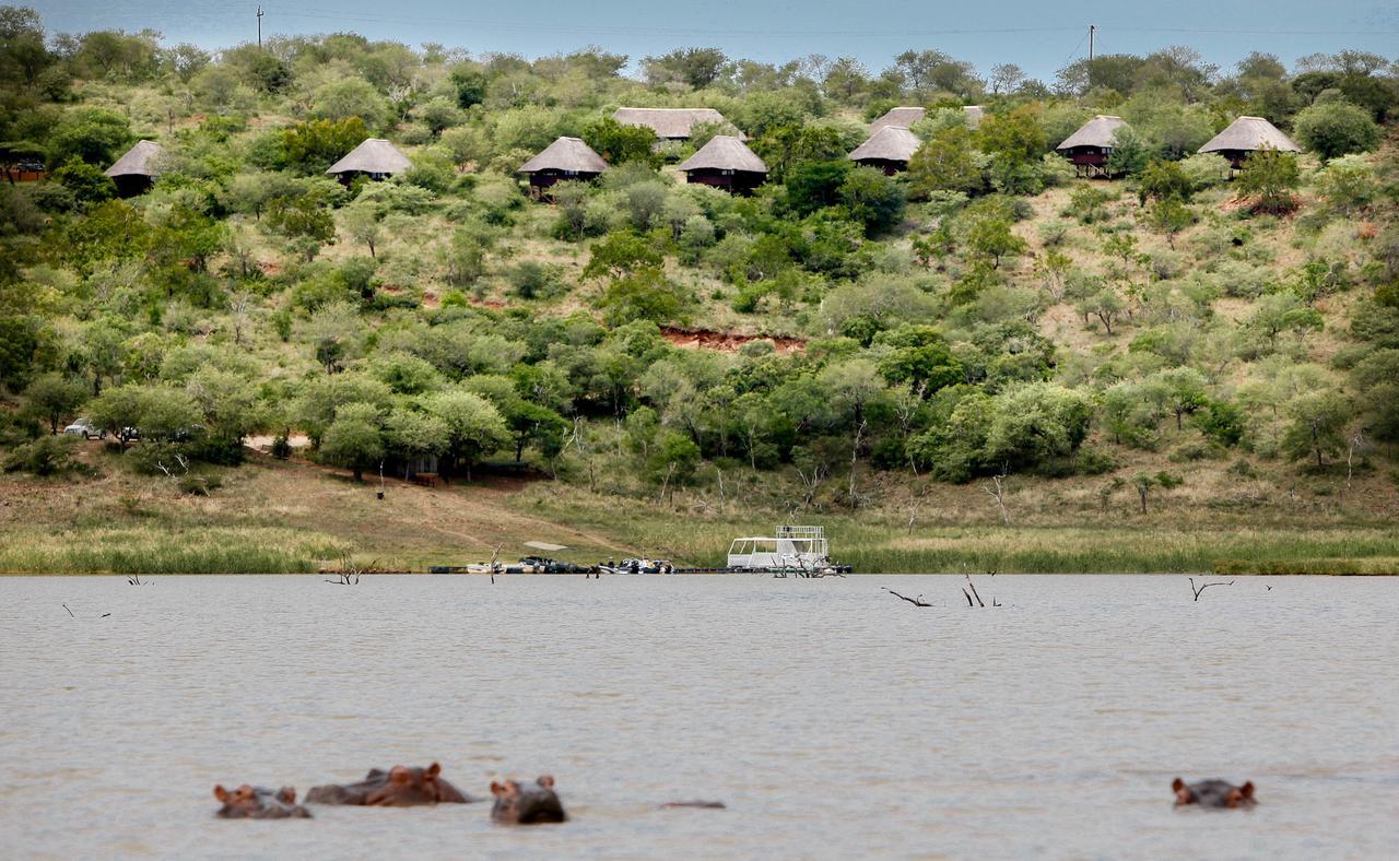 Nkwazi Lake Lodge Понгола Екстер'єр фото